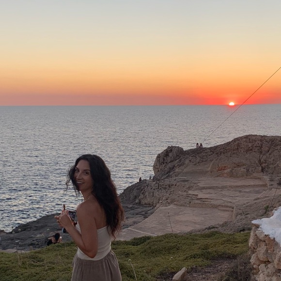 Meet your Posher, Kayla - Picture 1 of 1